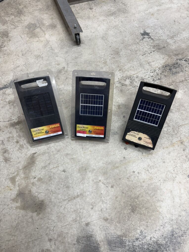 Battery Powered Electric Fence Energizer