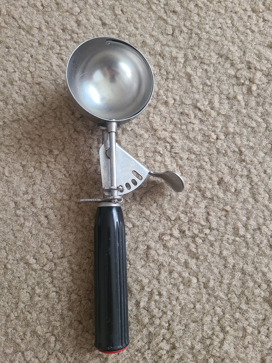 Scooper for ice cream ot mashed potatoes