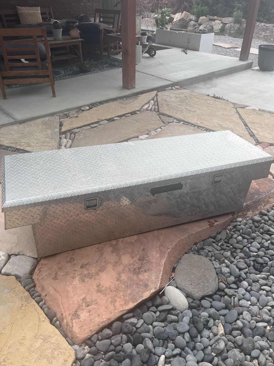 aluminum truck bed toolbox