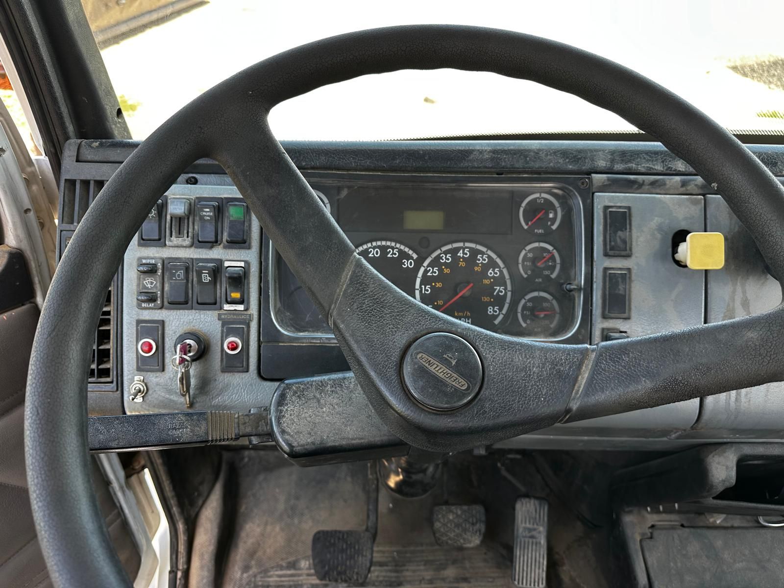 Main image 10