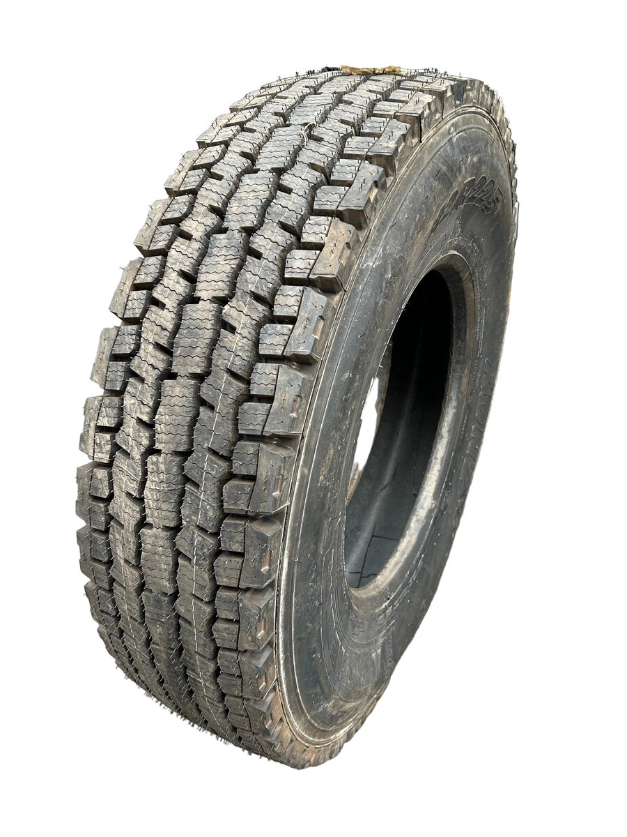NOS MICHELIN XDN2 BSW 12 22.5 150/147L COMMERCIAL TIRE 51753