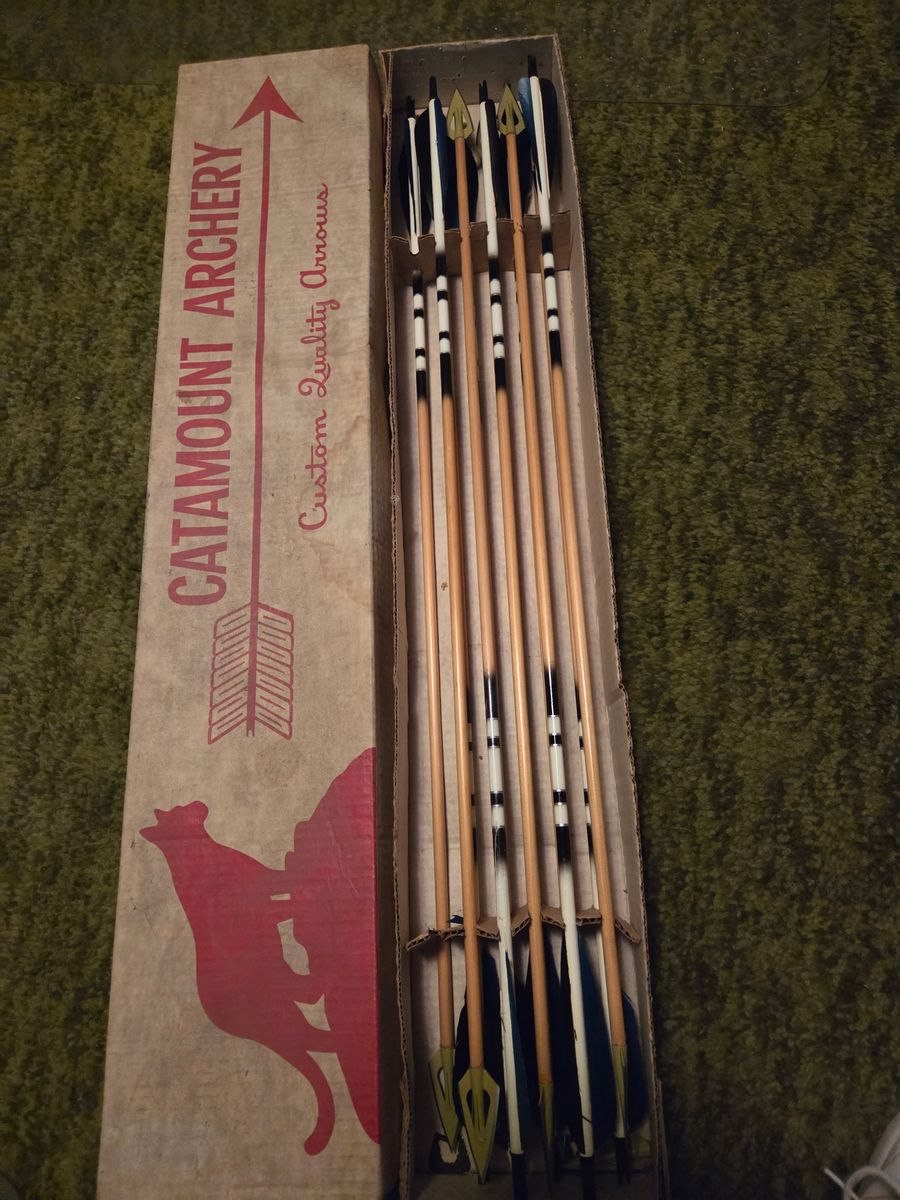 Vintage Catamount Archery Custom Quality Arrows in Box with Acme Kwiver