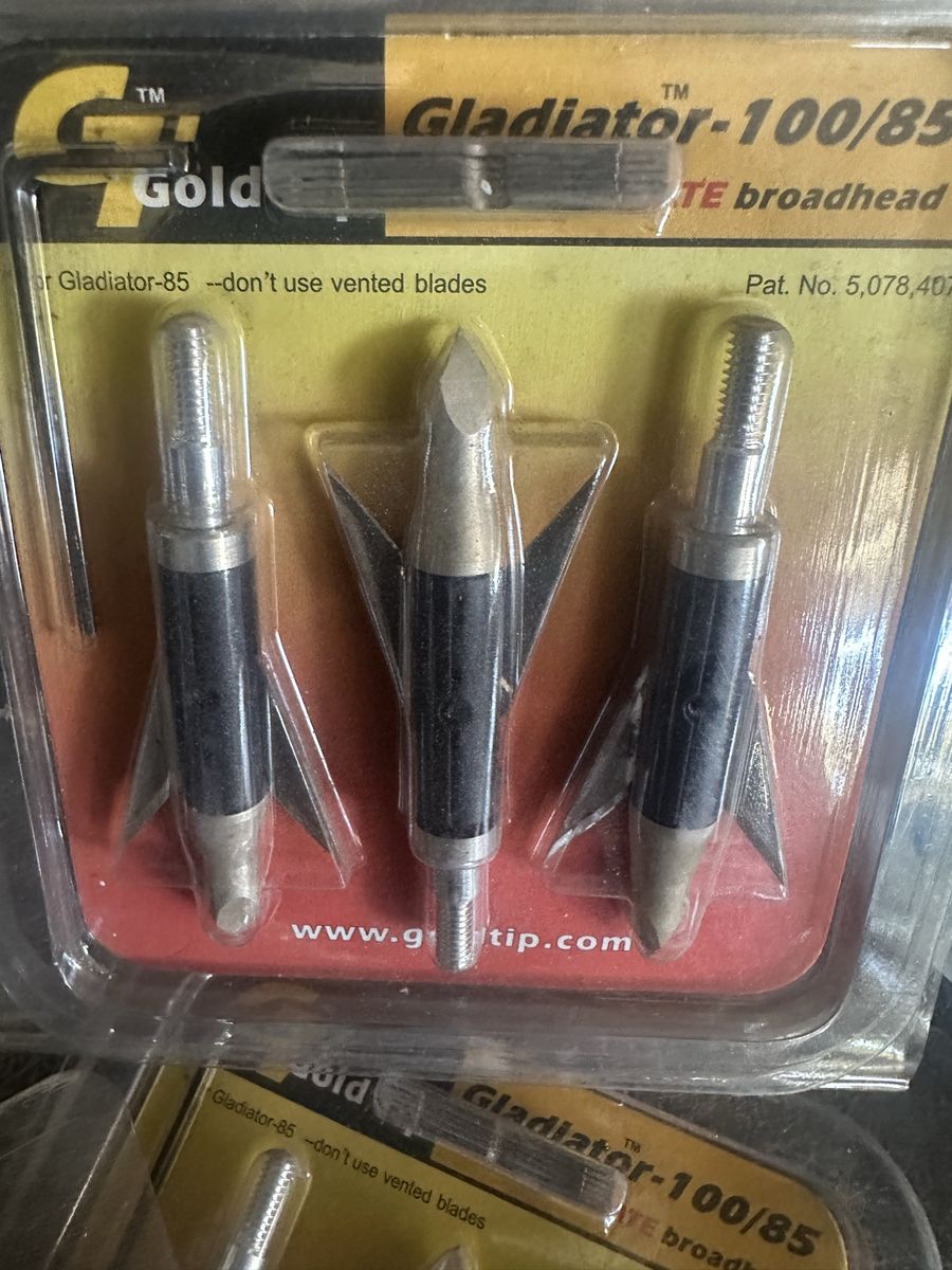 Gold tip gladiator broadhead expanding