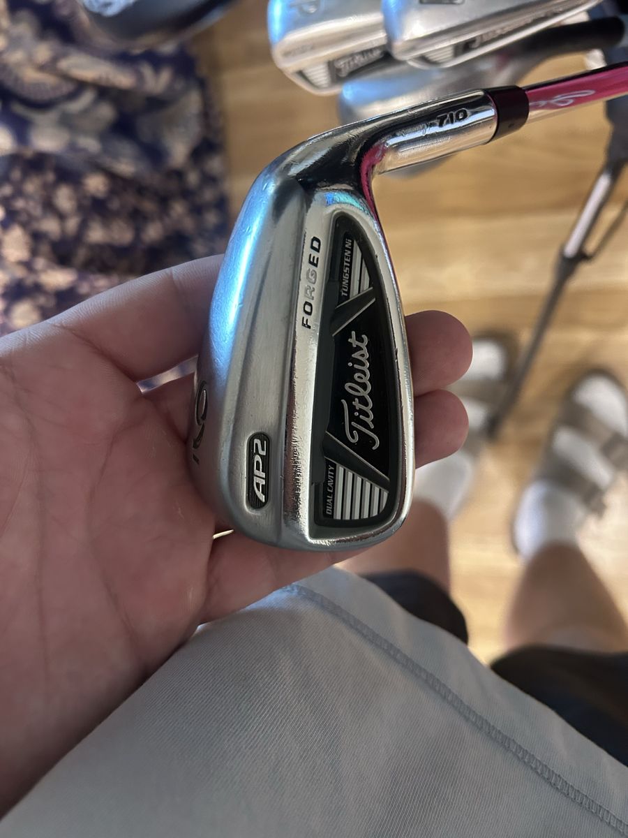 Titleist AP 2