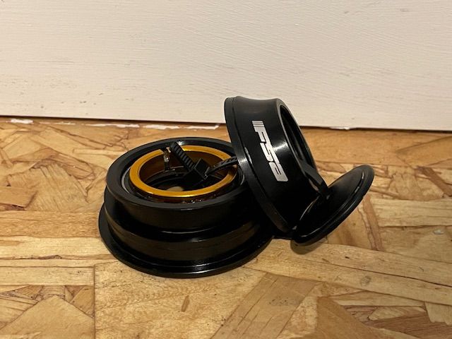 FSA tapered mountain bike headset press fit cup 1.5 1 1/8