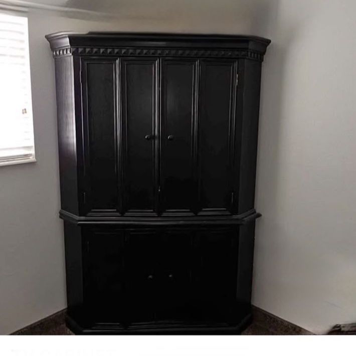Beautiful Corner TV Hutch