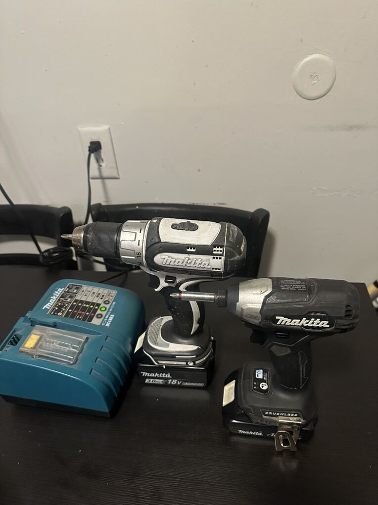 SET OF MAKITA DRILLS