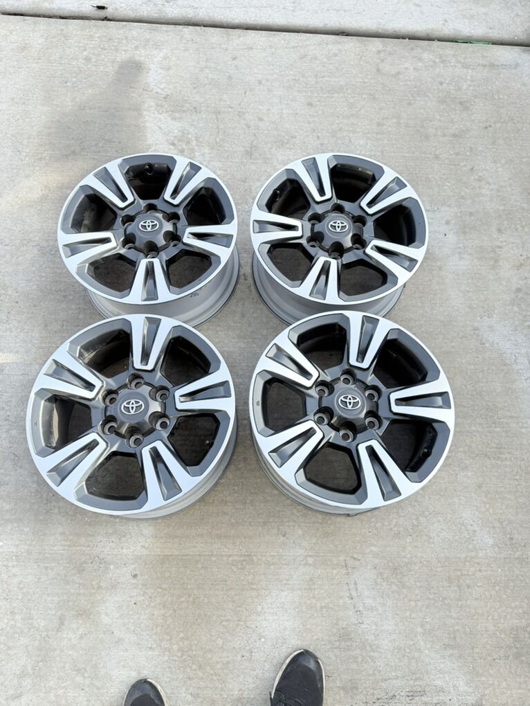 Toyota Tacoma Rims R17” Like new