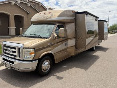 Model 2910T 2014 Phoenix cruiser Low Miles!