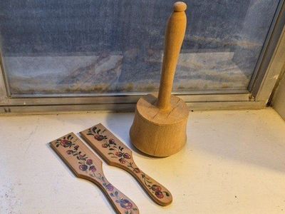 Vintage Hand-Carved Wooden Butter Molds & Mallet Set - Farmhouse Kitchen Decor