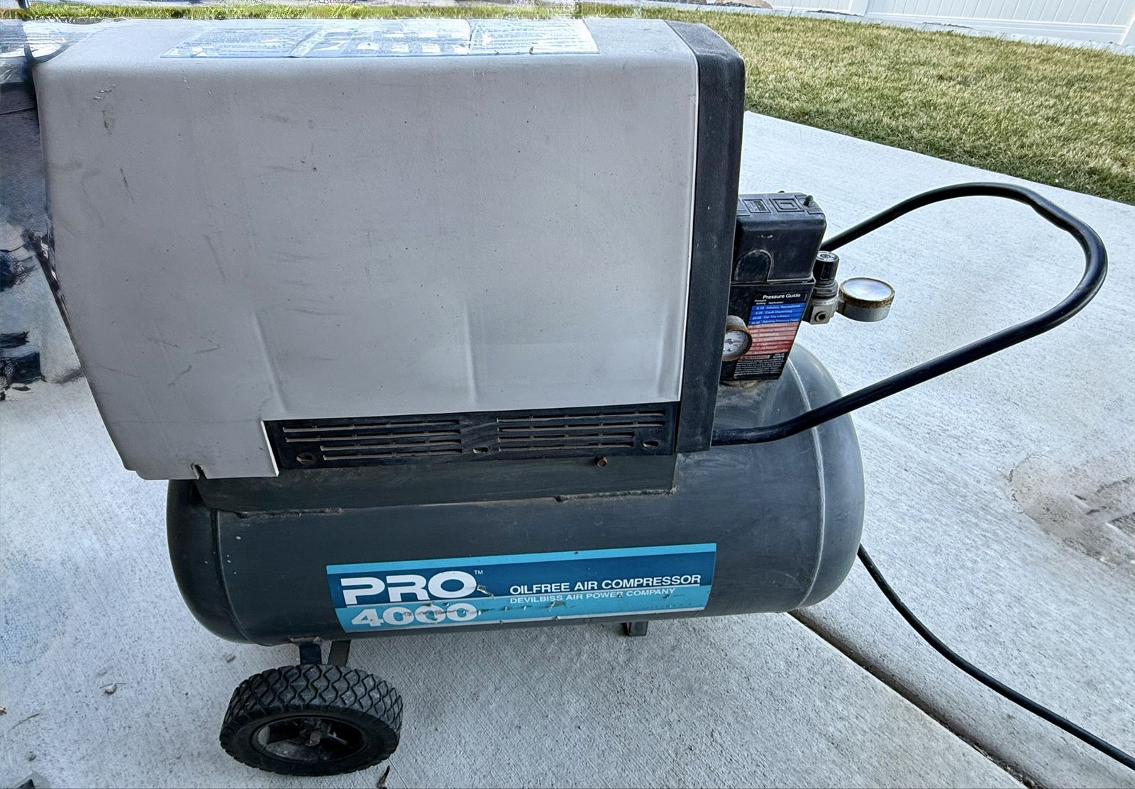 DeVilbiss Pro 4000 Oil-Free Air Compressor