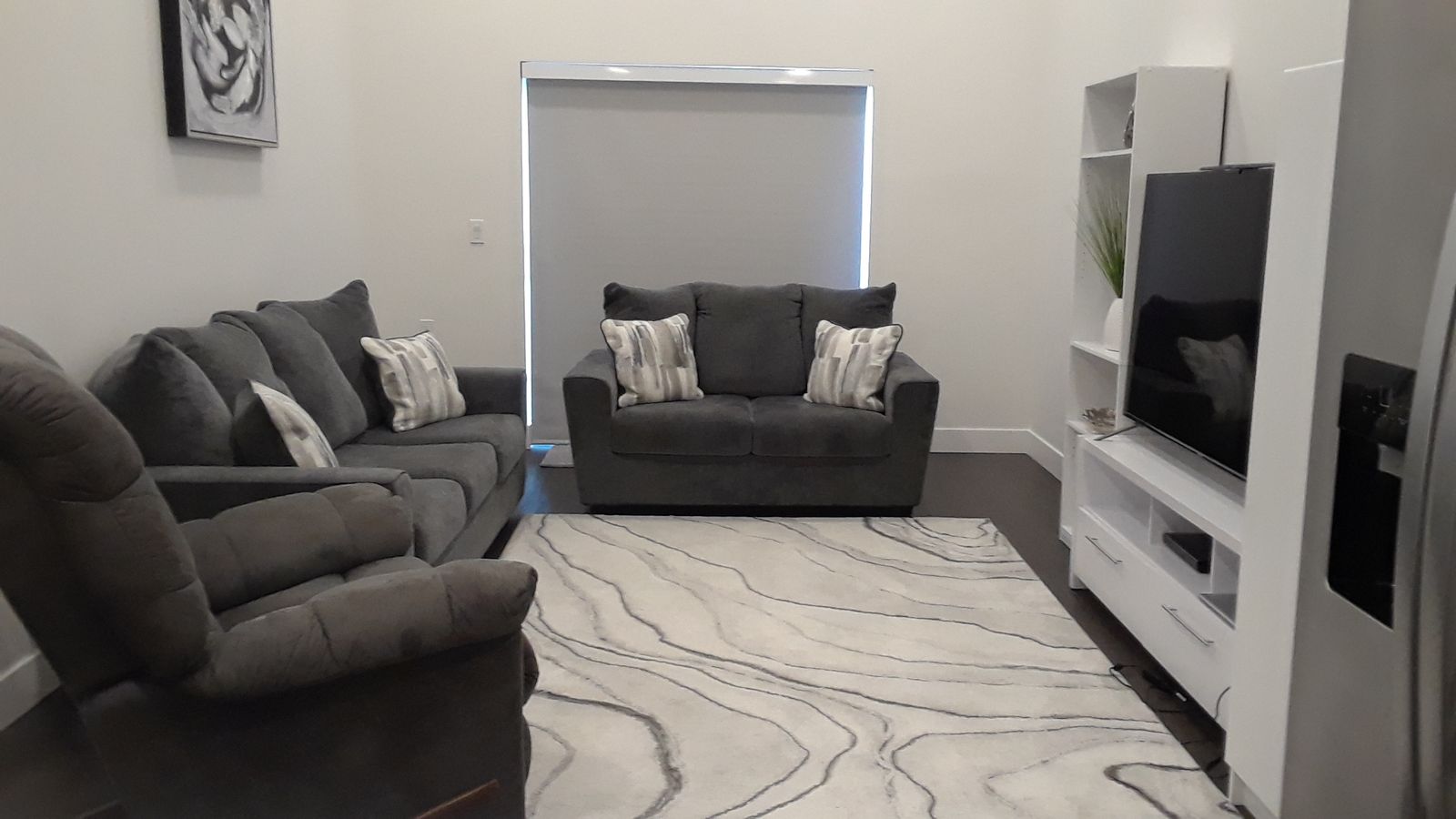 Living Room Set (Near New) $800