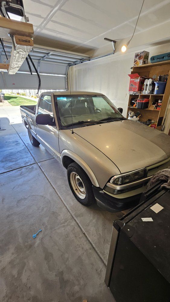 2002 Chevrolet S-10 