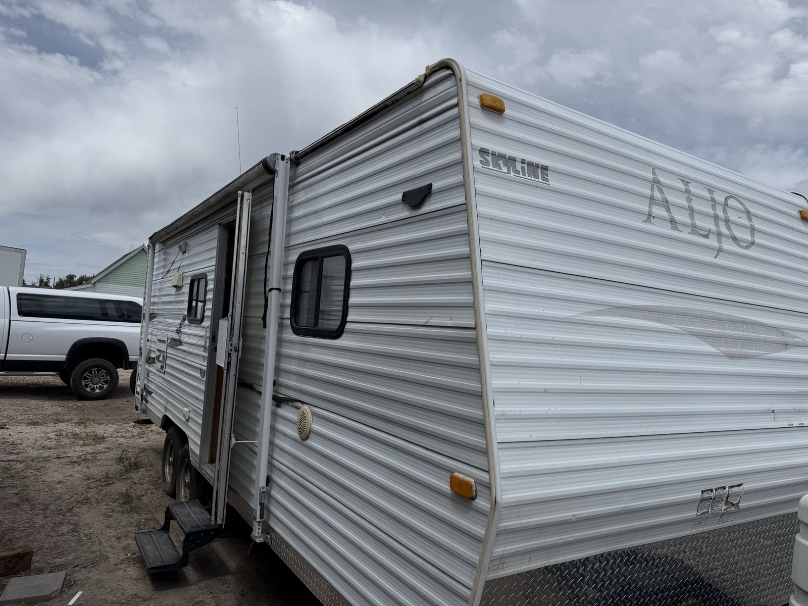 2008 skyline Aljo 26’ bumper pull travel trailer