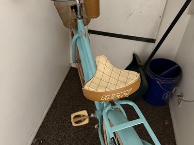 Light Blue Huffy Nel Lusso 26-Inch Women’s Cruiser Bike - Great Condition