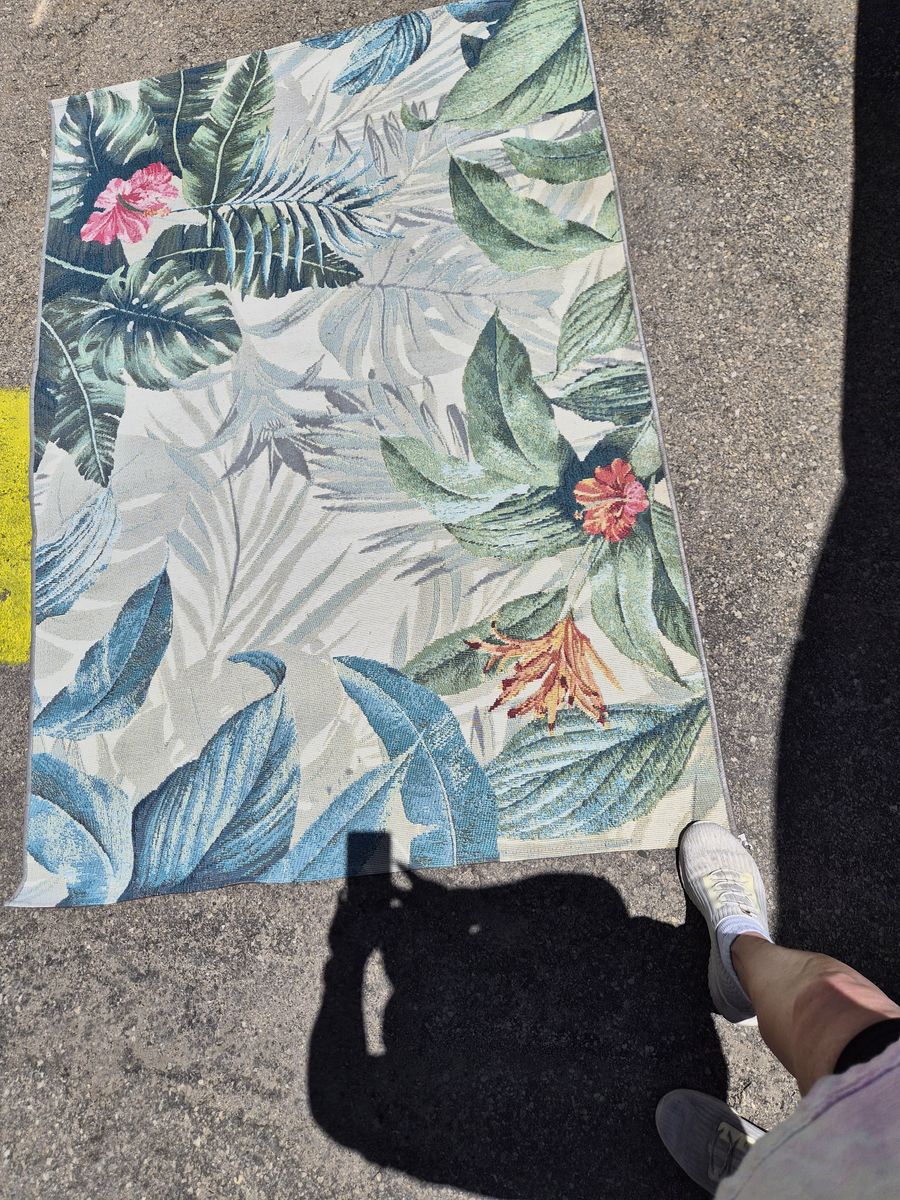 Tropical Leaf Print Indoor/Outdoor Area Rug - Floral Botanical Design