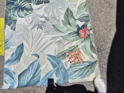 Tropical Leaf Print Indoor/Outdoor Area Rug - Floral Botanical Design