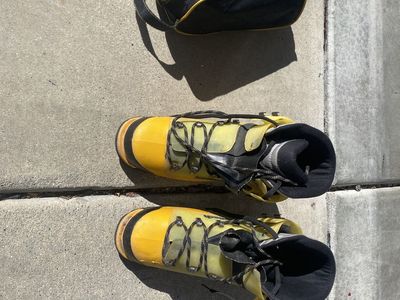 Koflach Arctis Expe Mountaineering Boots + Crampon