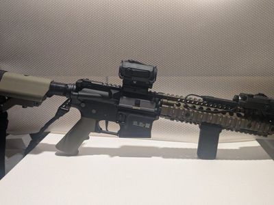 Daniel Defense MK18 Airsoft Gun with suppressor/flash hider combo