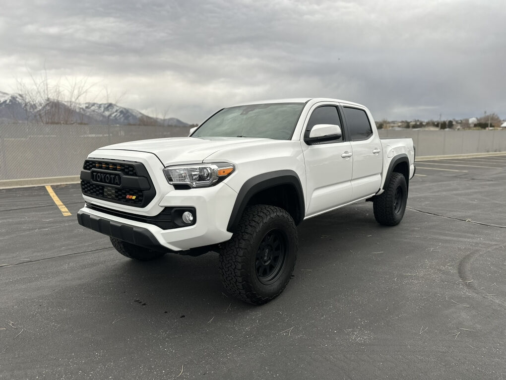2023 TOYOTA TACOMA TRD Off Road