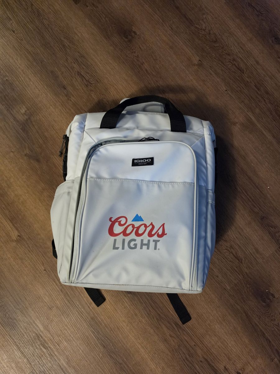 Igloo insulated drink backpack