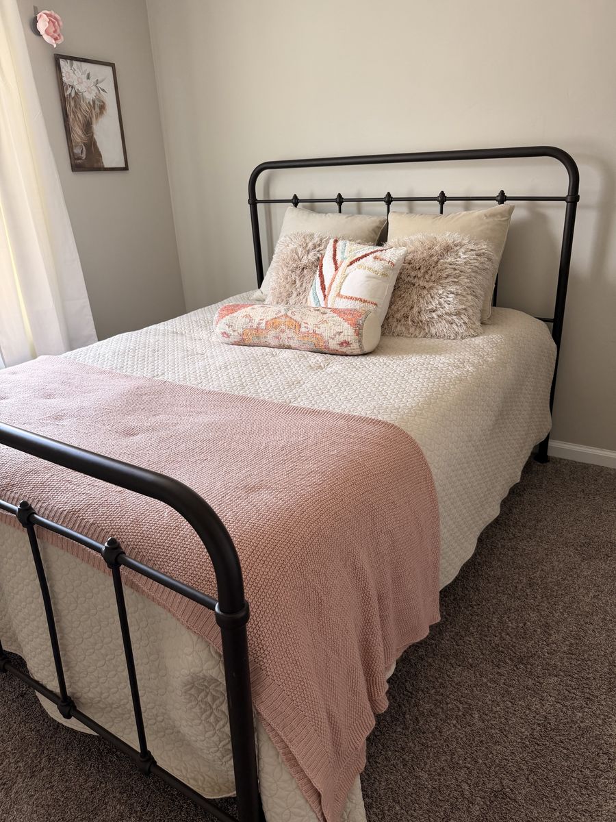 Black Metal Queen Size Bed Frame - Classic Style, Sturdy Construction