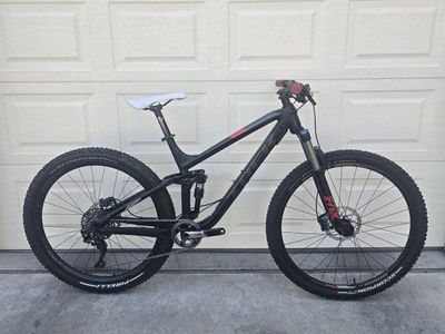 Trek Fuel EX8 29 (Large) carbon wheel