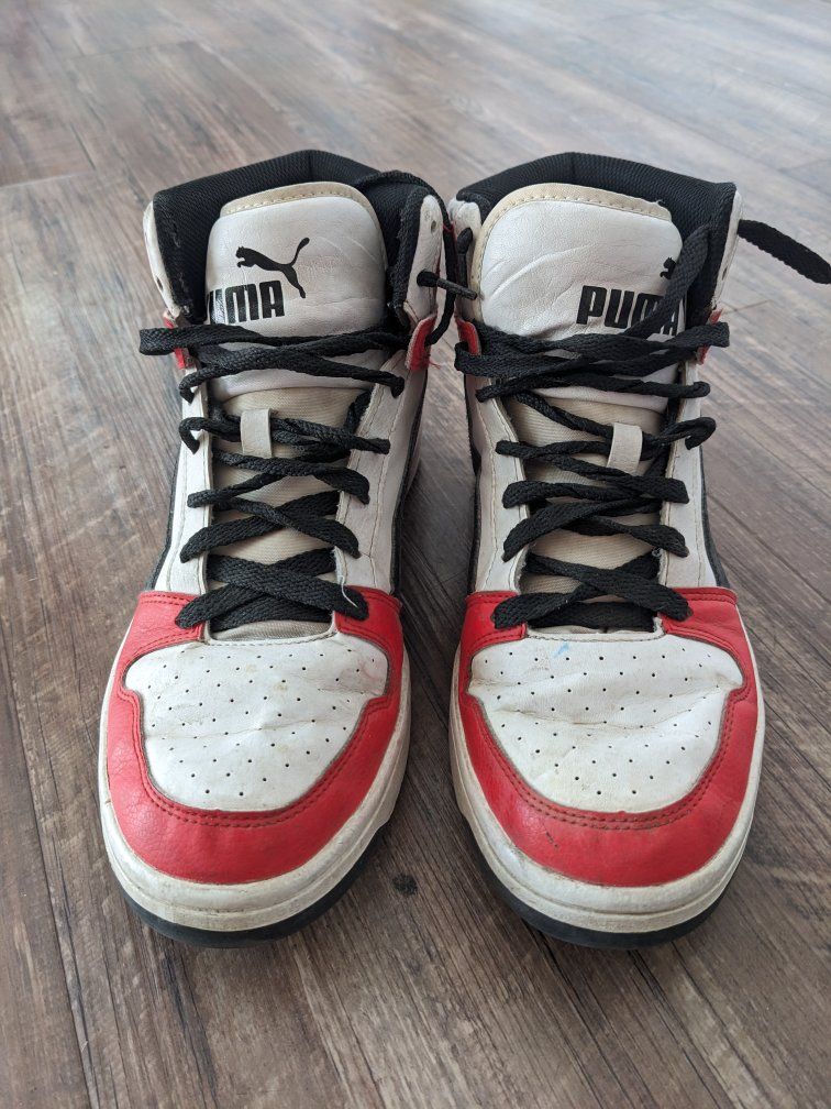 Puma shoes  red, black & white sz 9.5 (9 1/2)