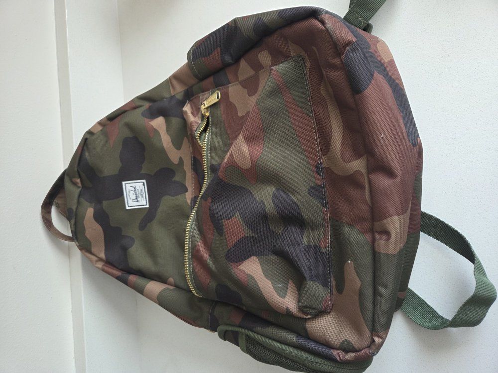 Herschel back pack