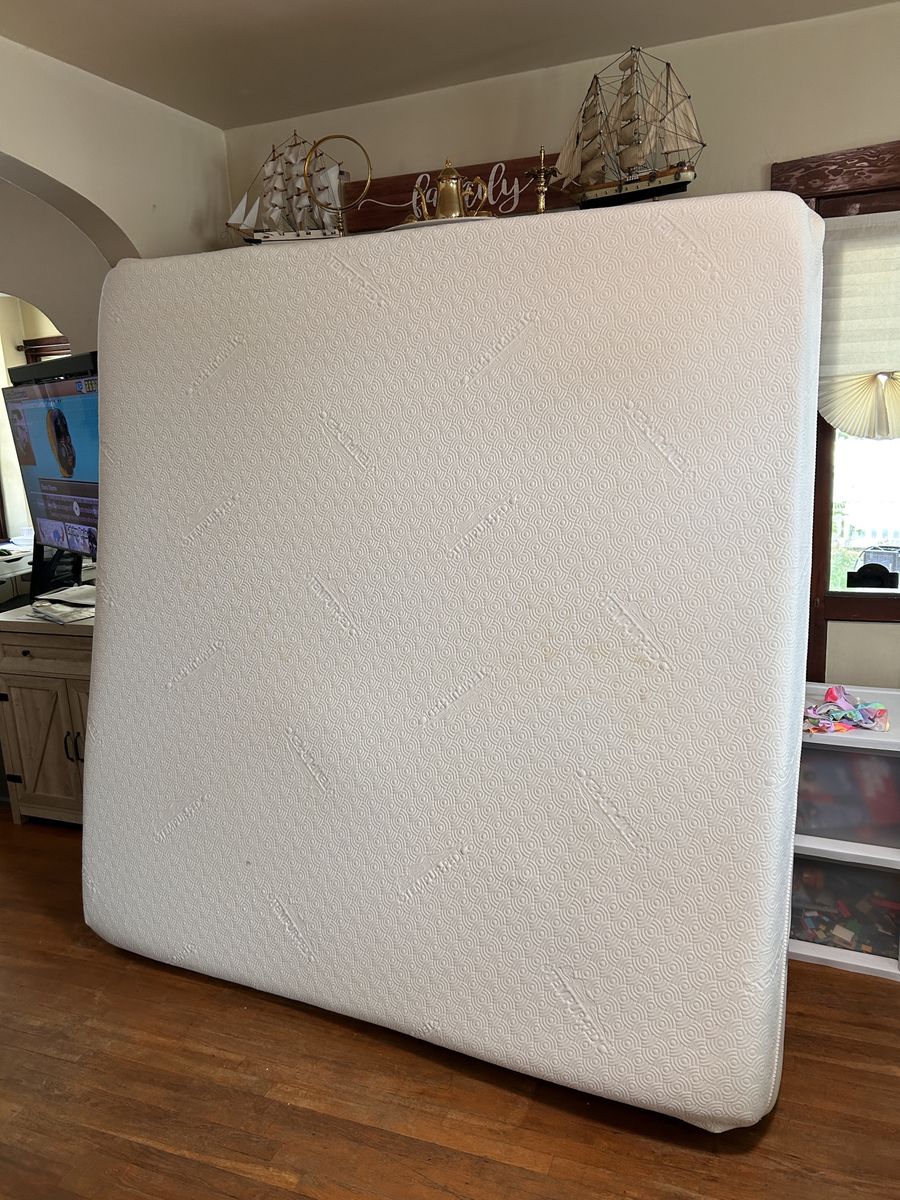 Tempur-Pedic Cloud Luxe Medium Memory Foam Mattress King Size