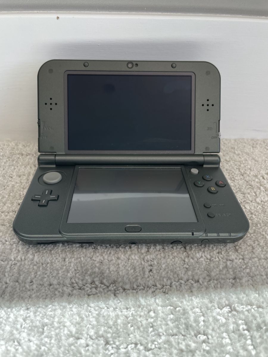 Nintendo New 3DS XL Handheld System - Gray Console with multiple games