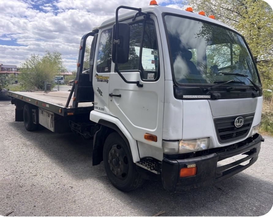 UD 2007 Tilt Cab Tow Truck