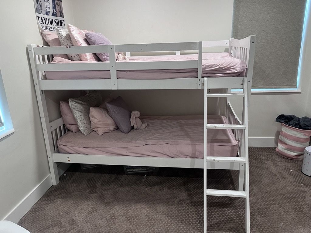 Bunk Beds & Beddys Bedding