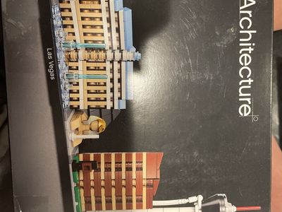 LEGO Architecture 21047 Las Vegas Skyline Building Kit - 501 Pcs for Ages 12+