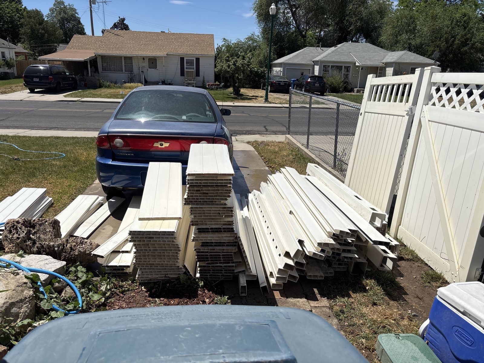 Used Vinyl Fence Panels and Some Posts - White, Assorted Sizes. Use for Repair or Small Project.  Located in Orem. $150.00