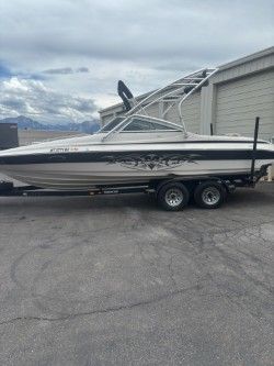 Family Boat   2008 Reinell Cuddy 240C with the Volvo Penta engine 5.7 GXi