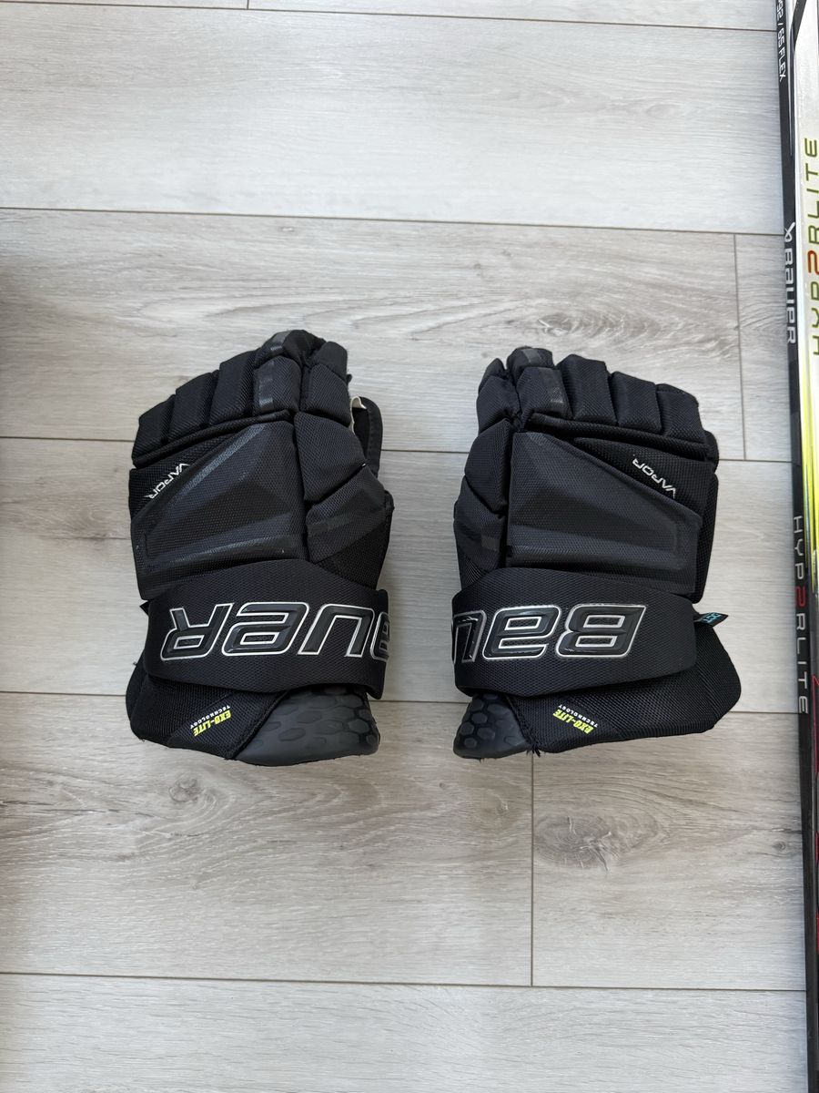 Lightly used Hockey Gear
