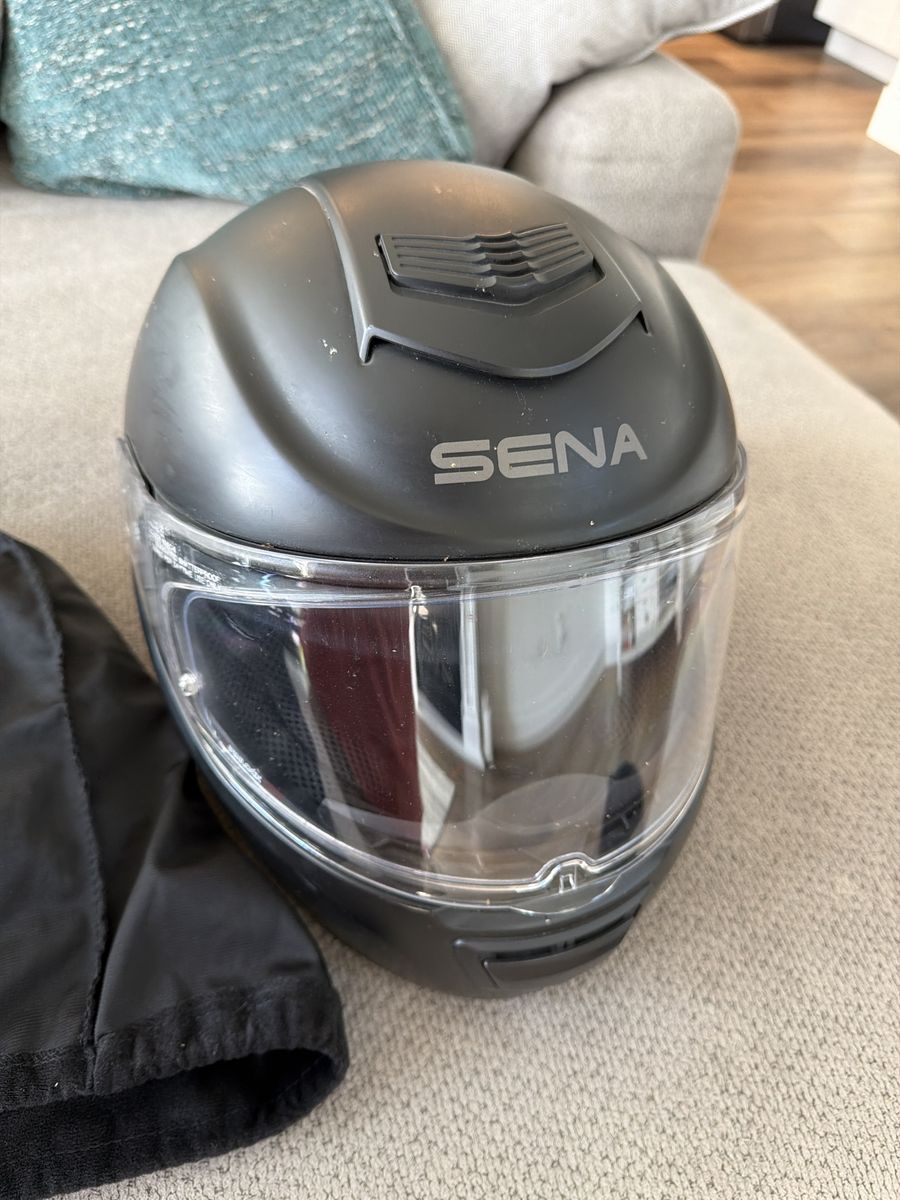 Sena Momentum Smart Motorcycle Helmet Matte Black Size Medium DOT Certified
