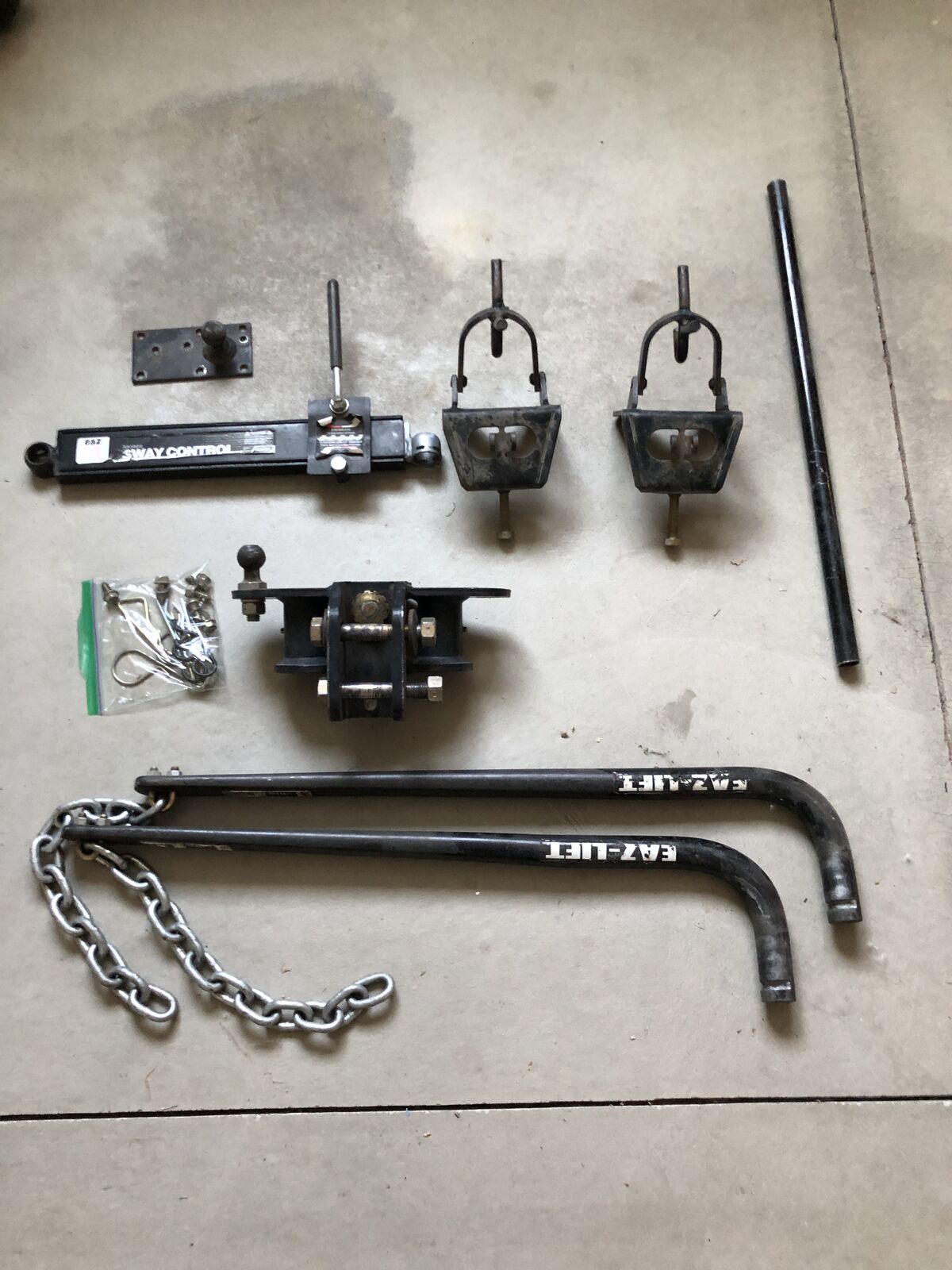 EAZ Lift Hitch W/ Sway Control