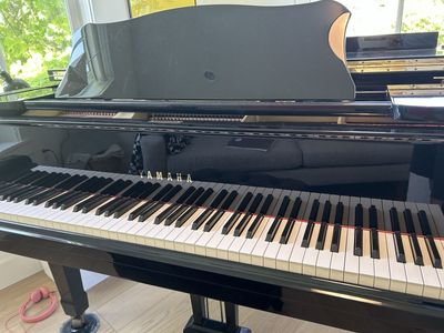 Yamaha GH2 5’8” Grand Piano Free Delivery and Tuning
