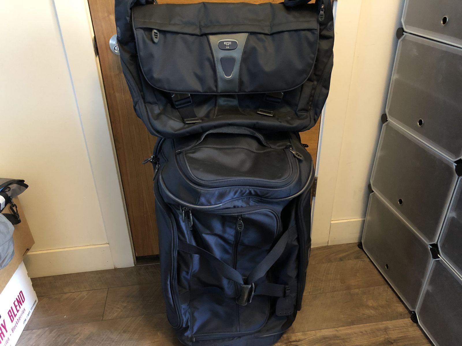 TUMI T-Tech Large Check In Split Duffle Suitcase Luggage Messenger Bag