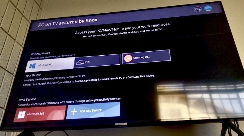 Samsung 4K Smart TV + Soundbar