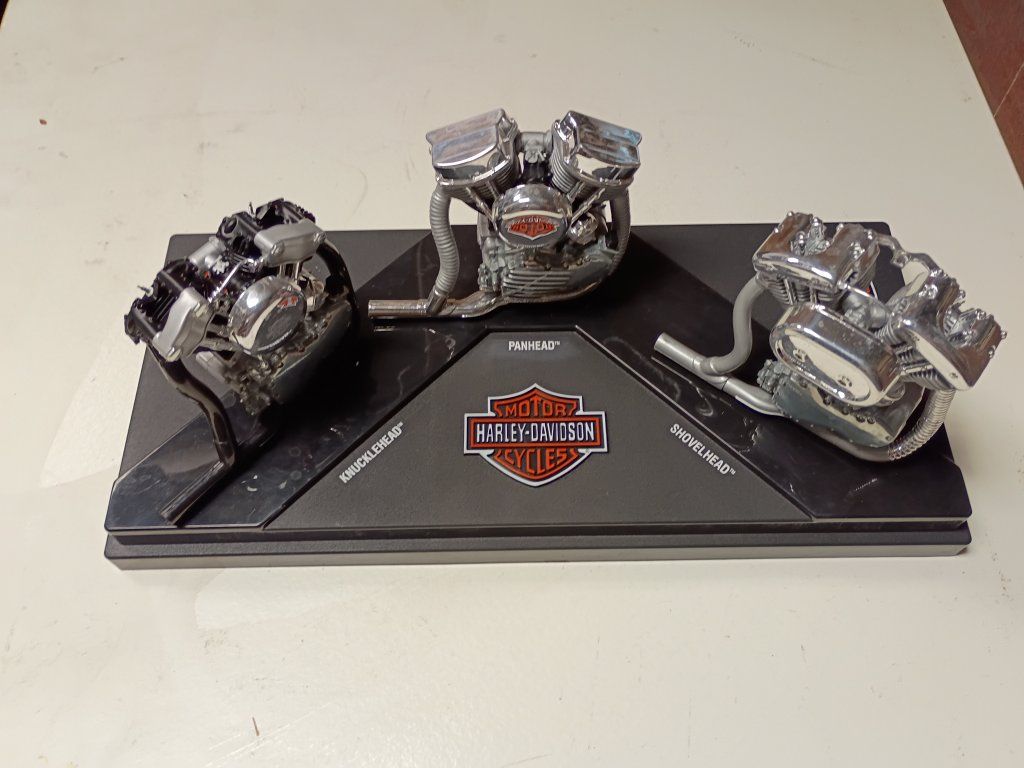 ERTL Harley-Davidson Twin Engine Replica Set - Knucklehead Panhead Shovelhead