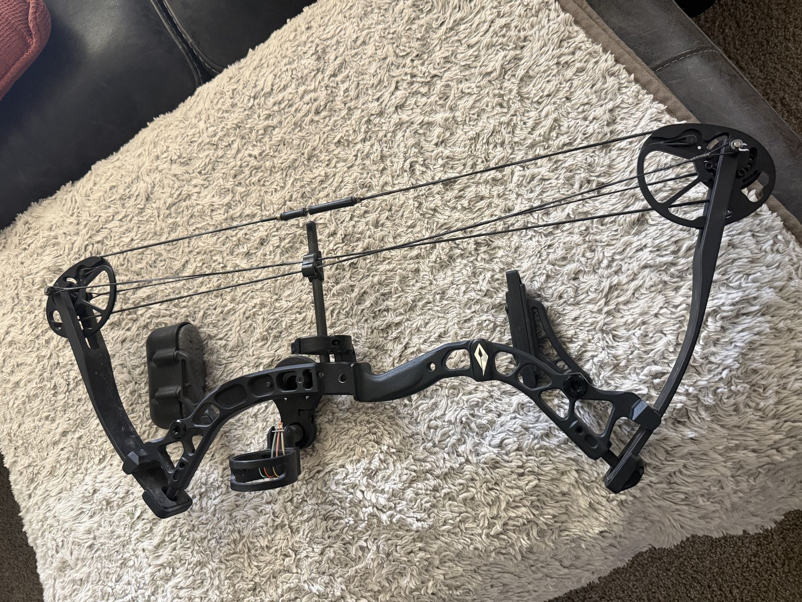 Bowtech Diamond Atomic youth bow