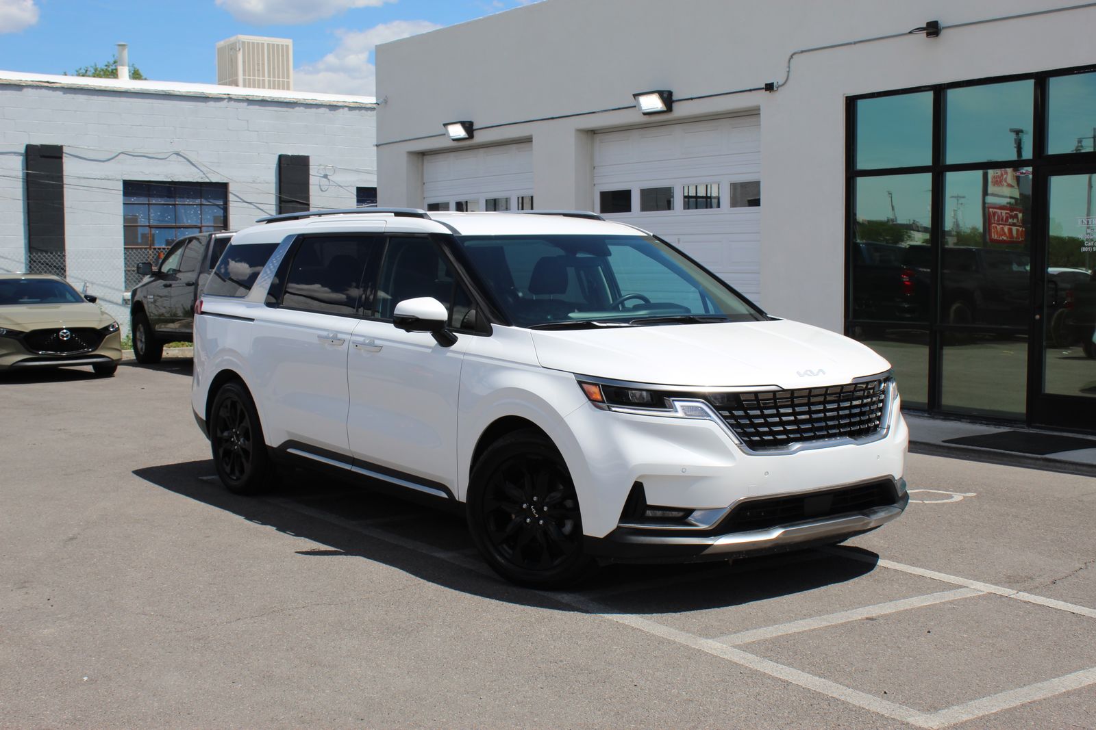 2024 Kia Carnival SX