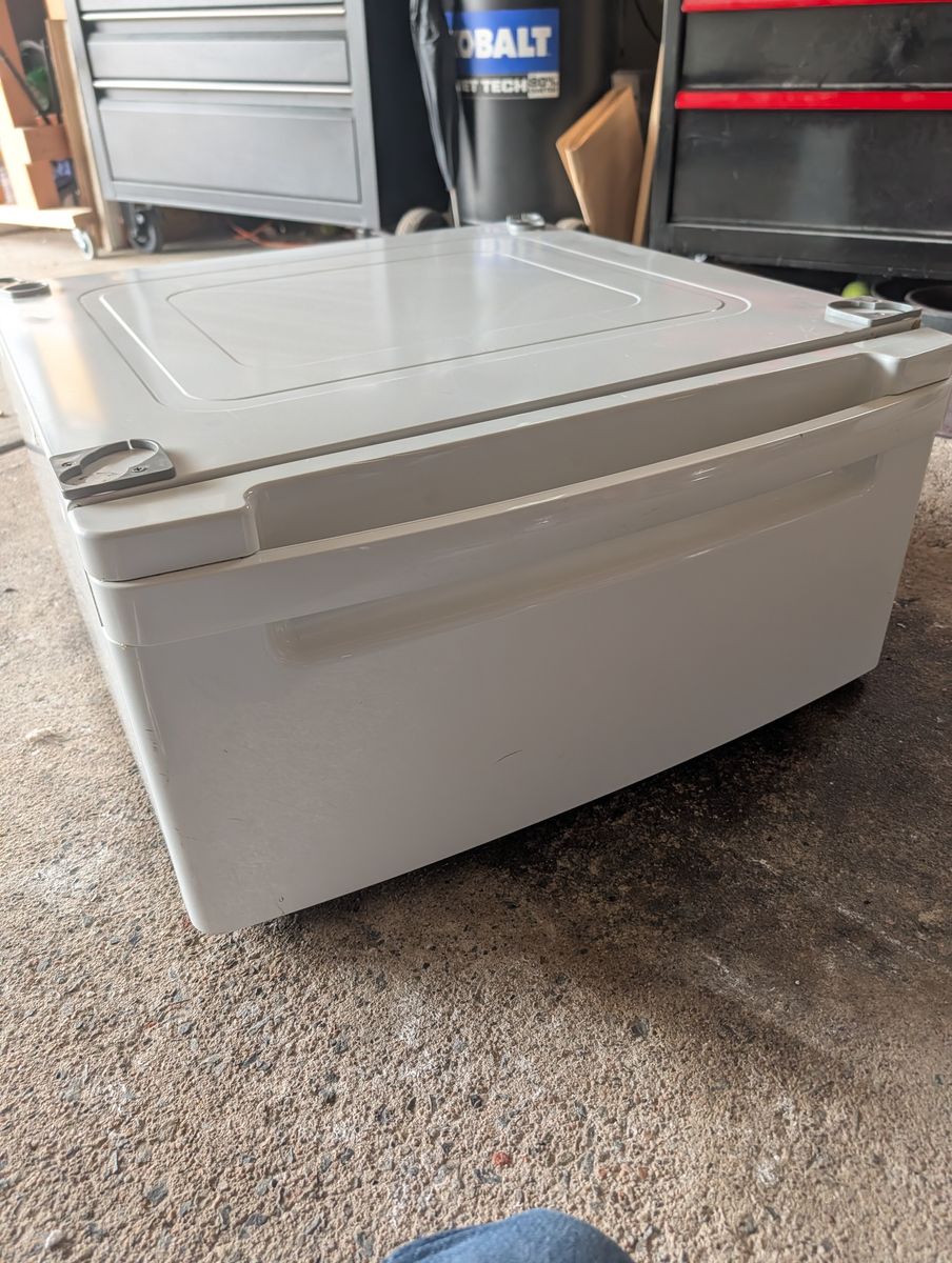 LG 27" pedestal for washer/dryer. Used, fair condition white
