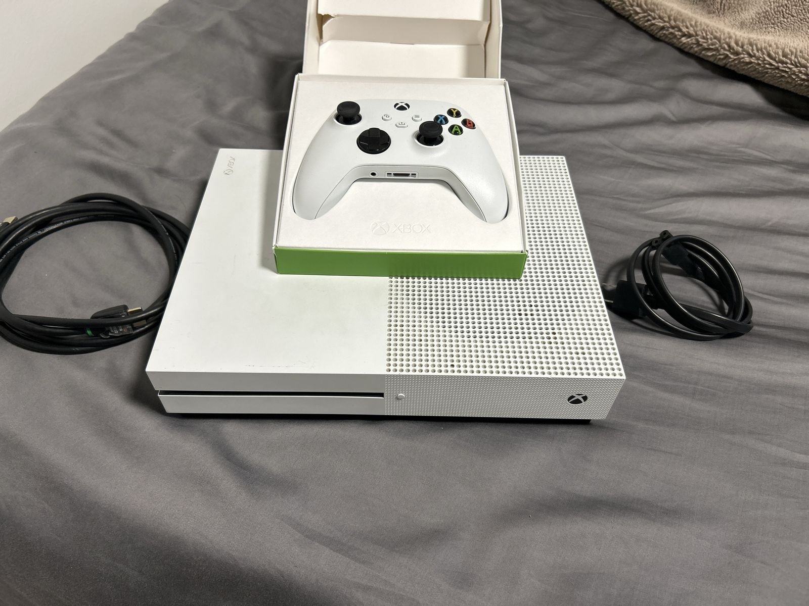 Microsoft Xbox One S 1681 White Console with Controller and Cables