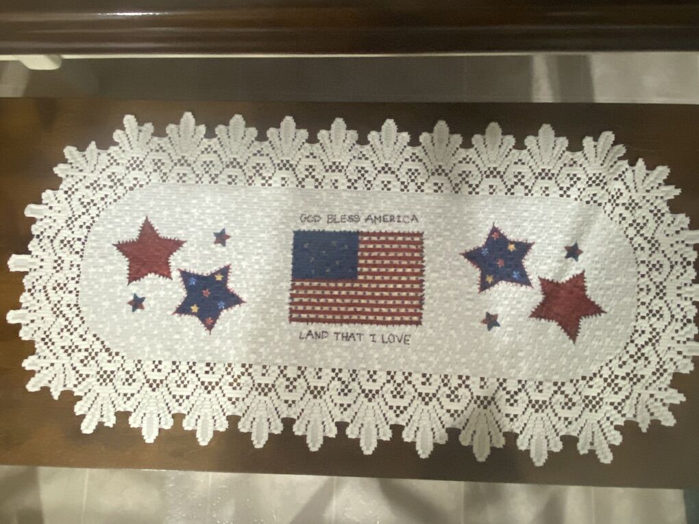 USA Lace Table Runner
