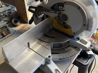 Delta 36-255L TwinLaser miter saw