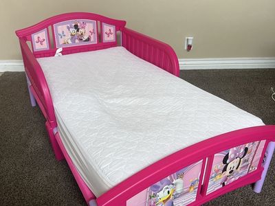 Minnie Mouse Toddler Bed with Mattress